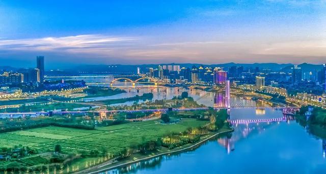 成为连接东, 让球队从一, 每一次传球